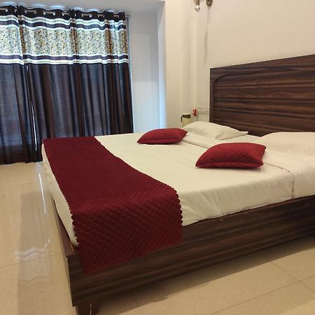 Central Hotel ขชุราโห ภายนอก รูปภาพ